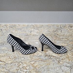 Chinese Laundry Houndstooth Peep Toe Heels Size 10
